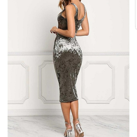 LAST 2! "Jayde" Emerald Crushed Velvet Midi Dress - Picture 5 of 5